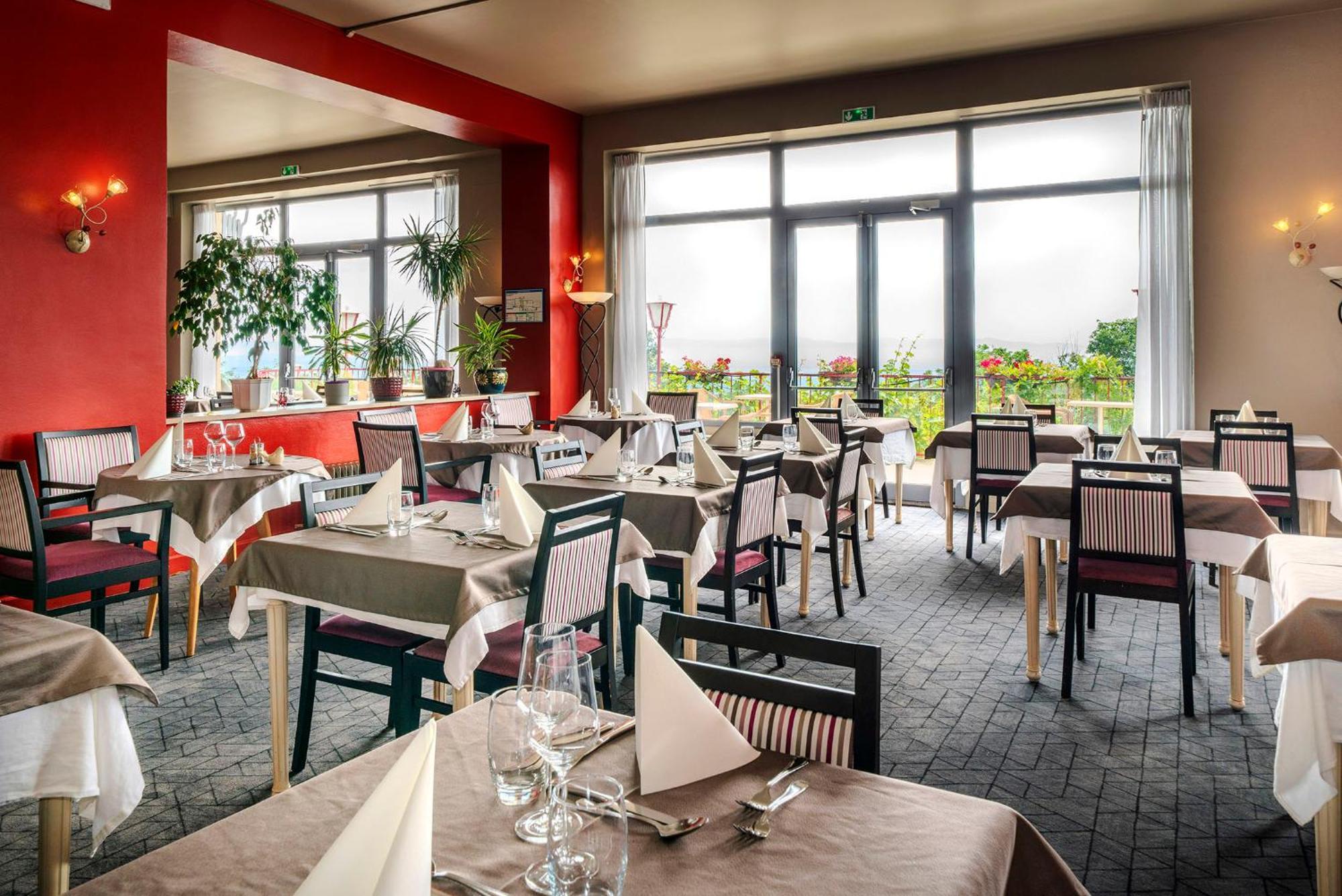 Alexain Hotel Restaurant & Wellness - Colmar Ouest Trois-Épis Exterior foto